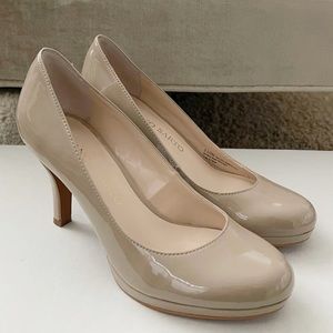 Nude pumps